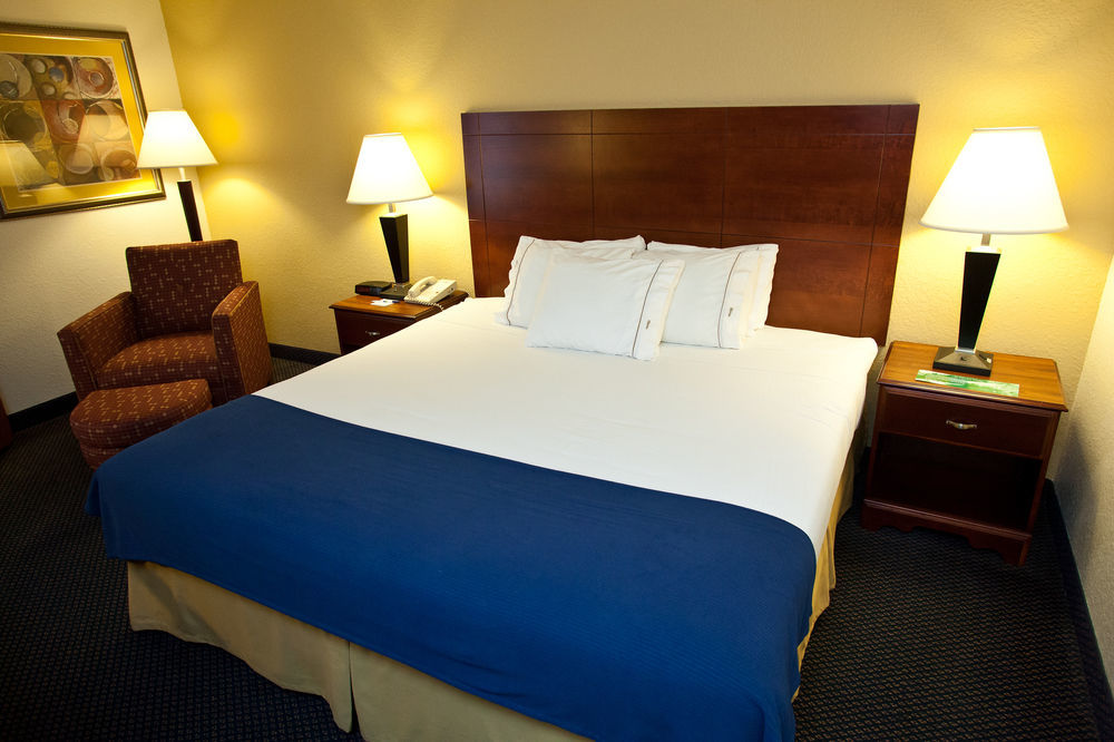 Holiday Inn Express Richmond I-64 Short Pump Area By Ihg Innsbrook Εξωτερικό φωτογραφία